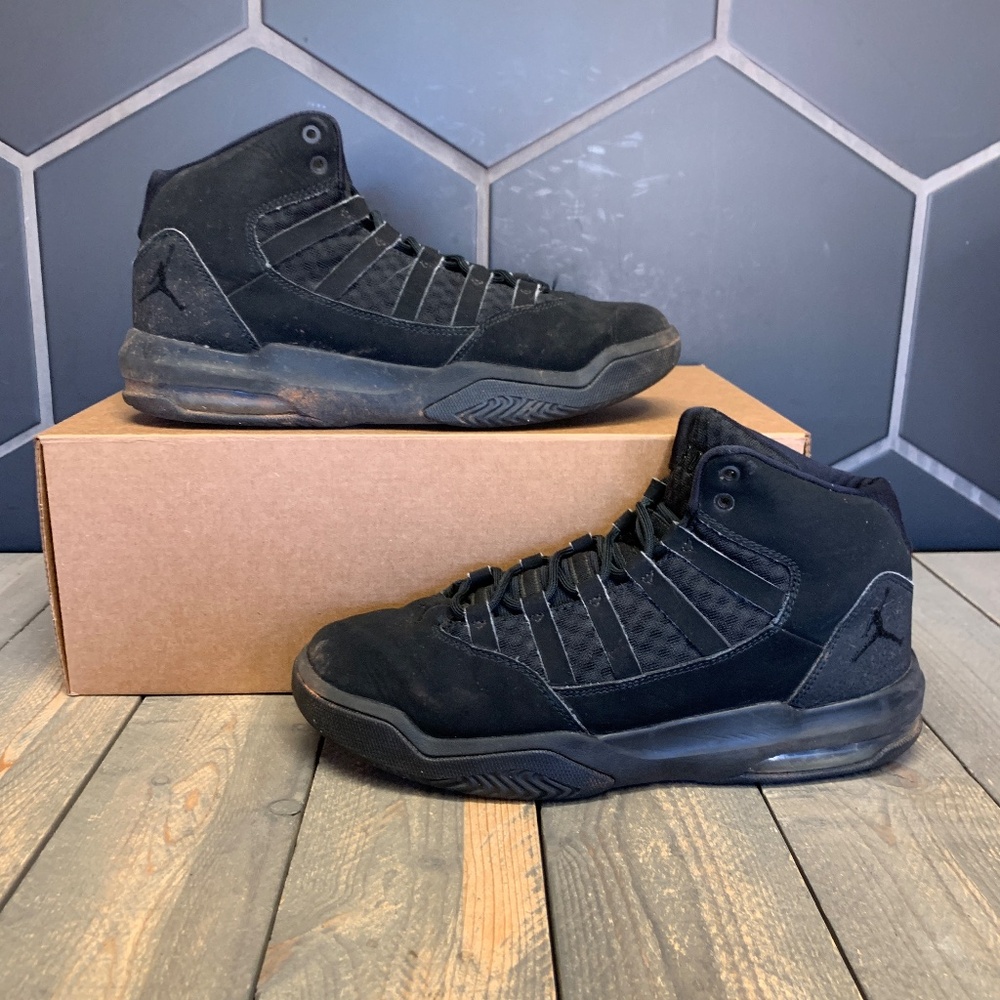 ~Used W/O Box! Youth Air Jordan Max Aura GS Triple Black Sneakers Size 7Y